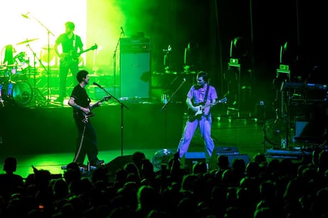 A Spotifyt már elárasztják az MI-gyártotta kamubandák