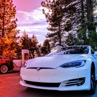 A Tesla még mindig olcsó – brutális az alulértékeltség