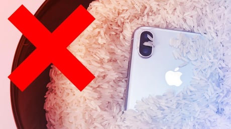 A vizes telefon és a rizs: mítosz vagy életmentő trükk?