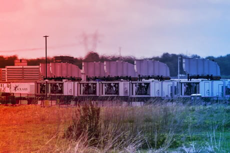 Az adatközpontok a háttérből országos botránnyá nőtték ki magukat