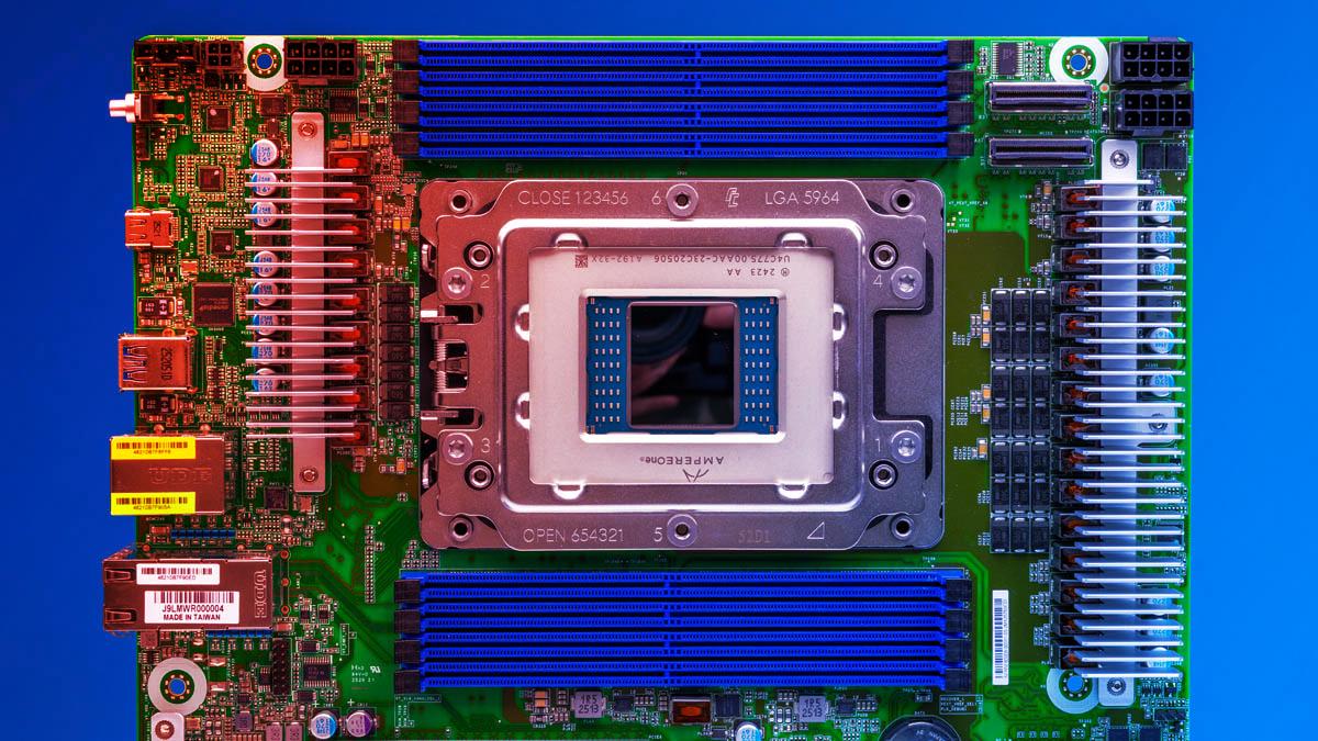 Az ASRock Rack AMPONED8-2T: Arm-mal jön a jövő szerverlapja