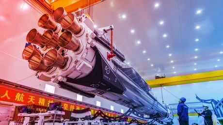 Az első kínai visszatérő rakéta a történelmi leszállás küszöbén