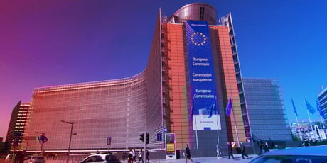 Az EU súlyos bírságot szab ki a kék pipás csalásért az X-re