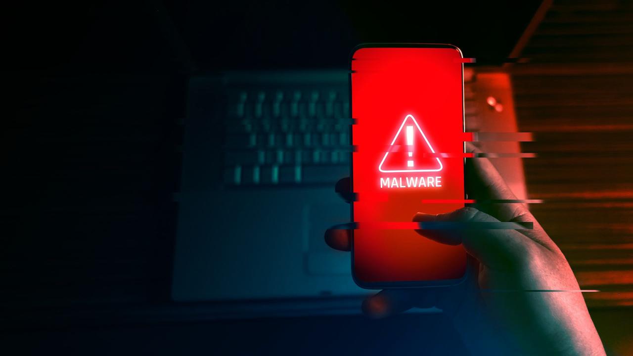 Az ingyenes fájlmegosztók veszélyesek: gondold meg, mit töltesz le!