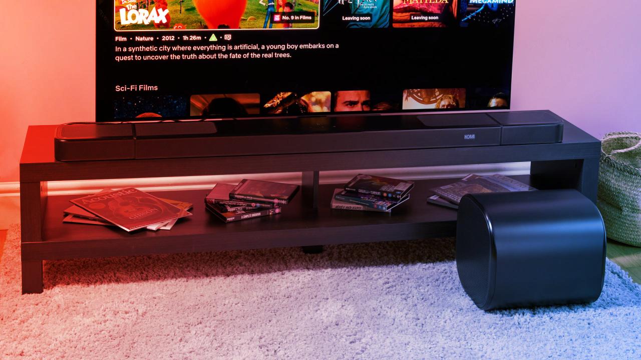 Az óriási JBL Bar 1300 MK2 uralja a nappalit