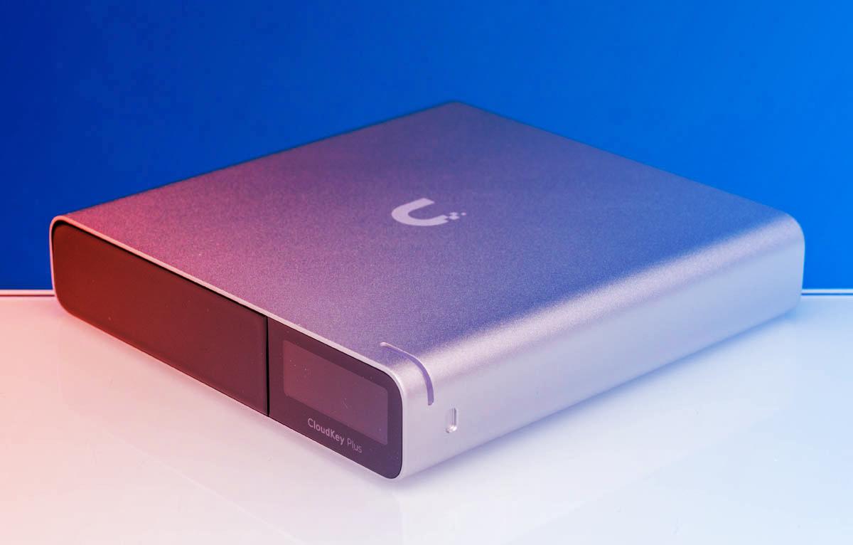 Az Ubiquiti CloudKey Gen2 Plus: tényleg mindenes központ?