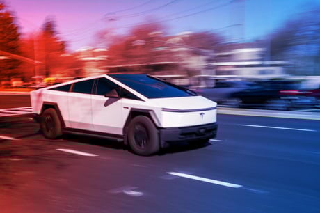 Az új Tesla-szoftver tényleg az illegális SMS-ezést ösztönzi?