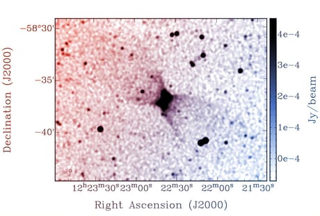 Az univerzum homokórája: döbbenetes kozmikus szökőkút egy közeli galaxisból