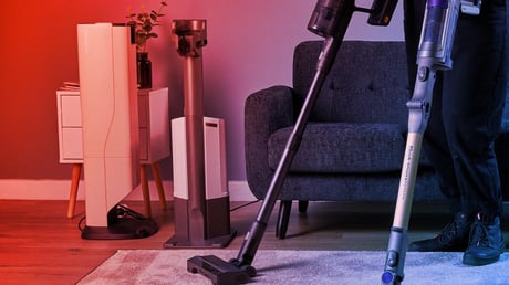 Itt a forradalom: jönnek az önürítő robotporszívók