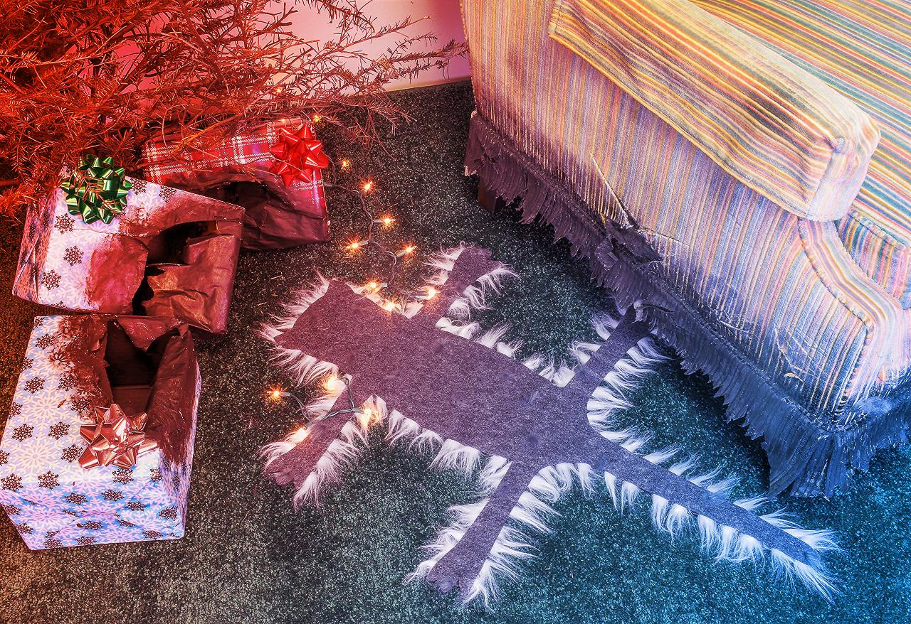 Karácsonyi macskaszőnyeg: LED-es poén a fa alá