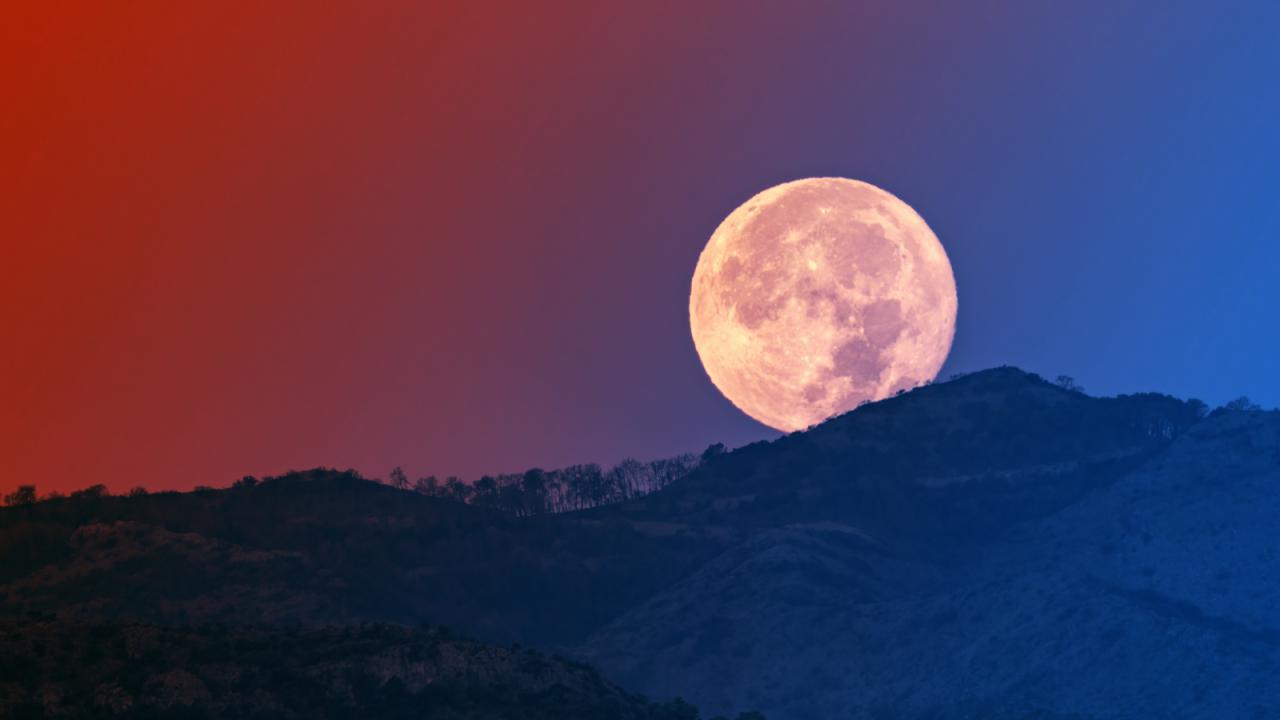 A horizonton derül fény az óriáshold rejtélyére