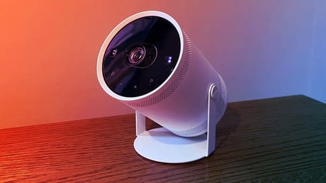 A legjobb hordozható projektorok idén: mozi és prezentáció bárhol