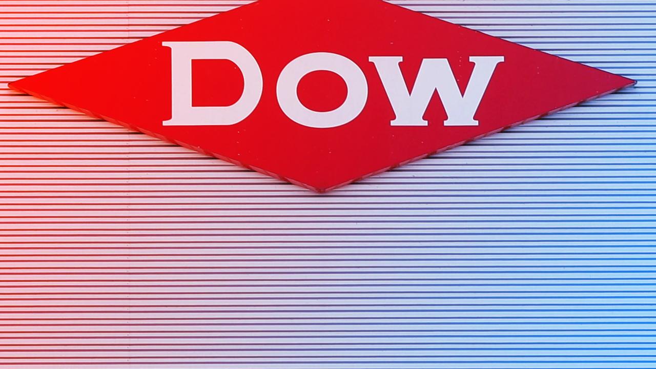 A mesterséges intelligencia miatt 4500 embert bocsát el a Dow