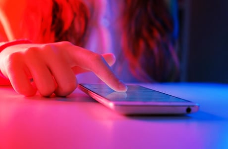 A mesterséges intelligencia sötét oldala a vásárlásban: nő a trükközés