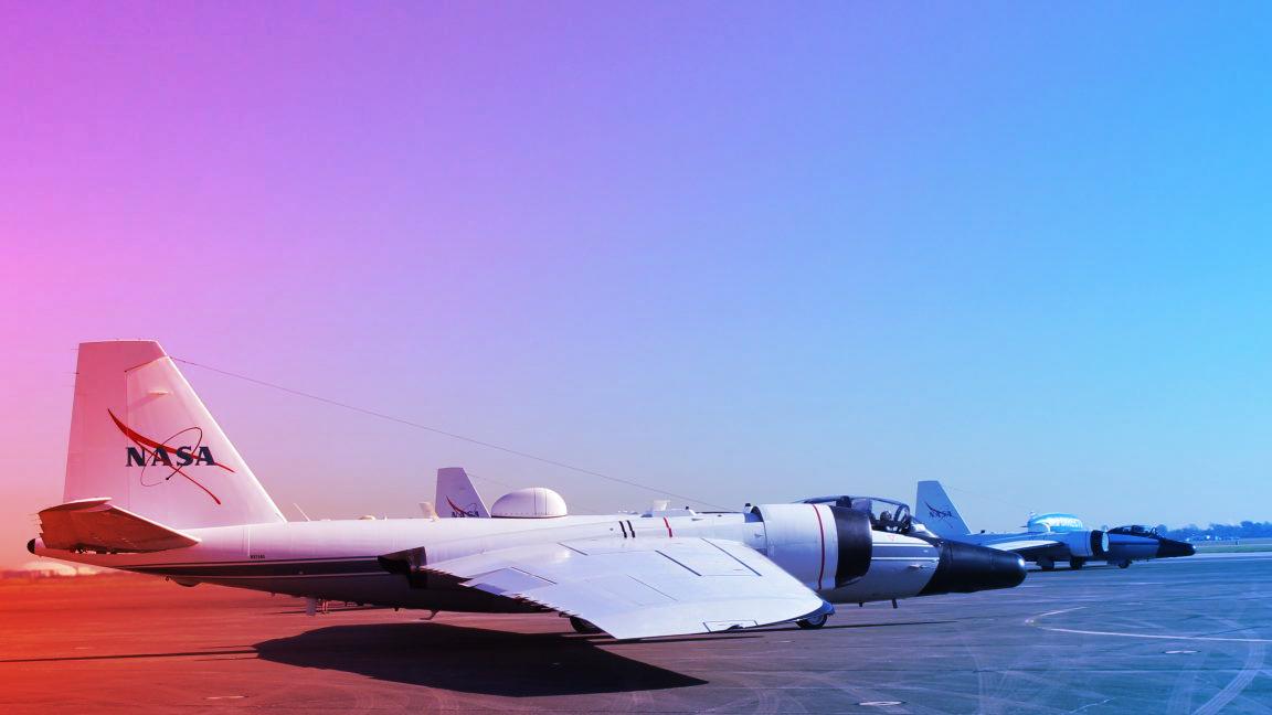 A NASA-gép hőstette: drámai kényszerleszállás Houstonban