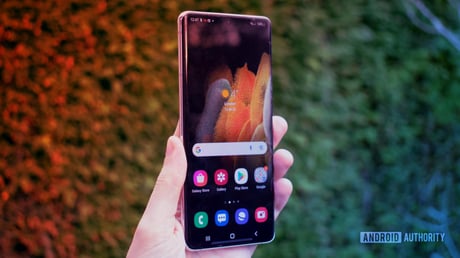 A régi Galaxyokra is megérkeznek a Google Play-frissítések, de van csavar