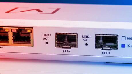 Az Alta Labs Route10: Olcsó, menő, 10G-s PoE-s útválasztó