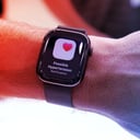 Az Apple Watch már a magas vérnyomásra is riaszt – így kapcsolod be