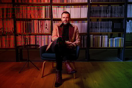 Az első fődizájner forradalmat hoz a Samsungnak az MI-korszakban