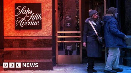 Az ikonikus luxusáruház a csőd szélén: készlethiány és káosz a Saksban