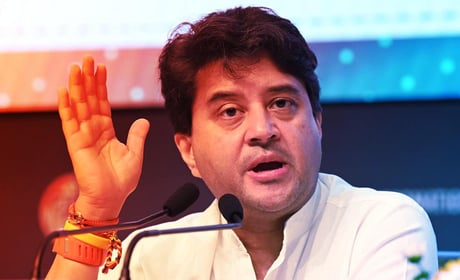 Az indiai kormány újra drákói korlátozásokat tervez az okostelefonokra