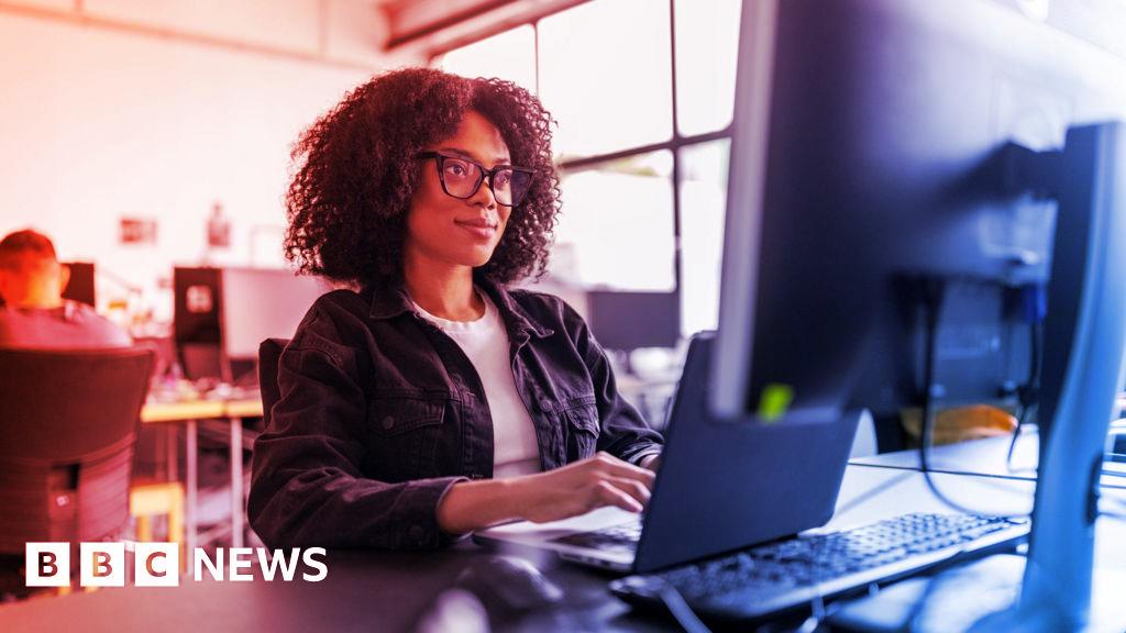 Az MI-forradalom: ingyenes képzés minden brit dolgozónak