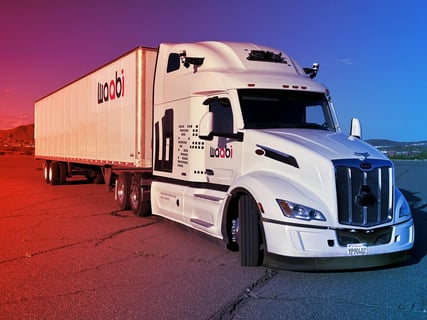 Az Uber beszáll a robotaxi-versenybe: 25 ezer önvezető autót ígér