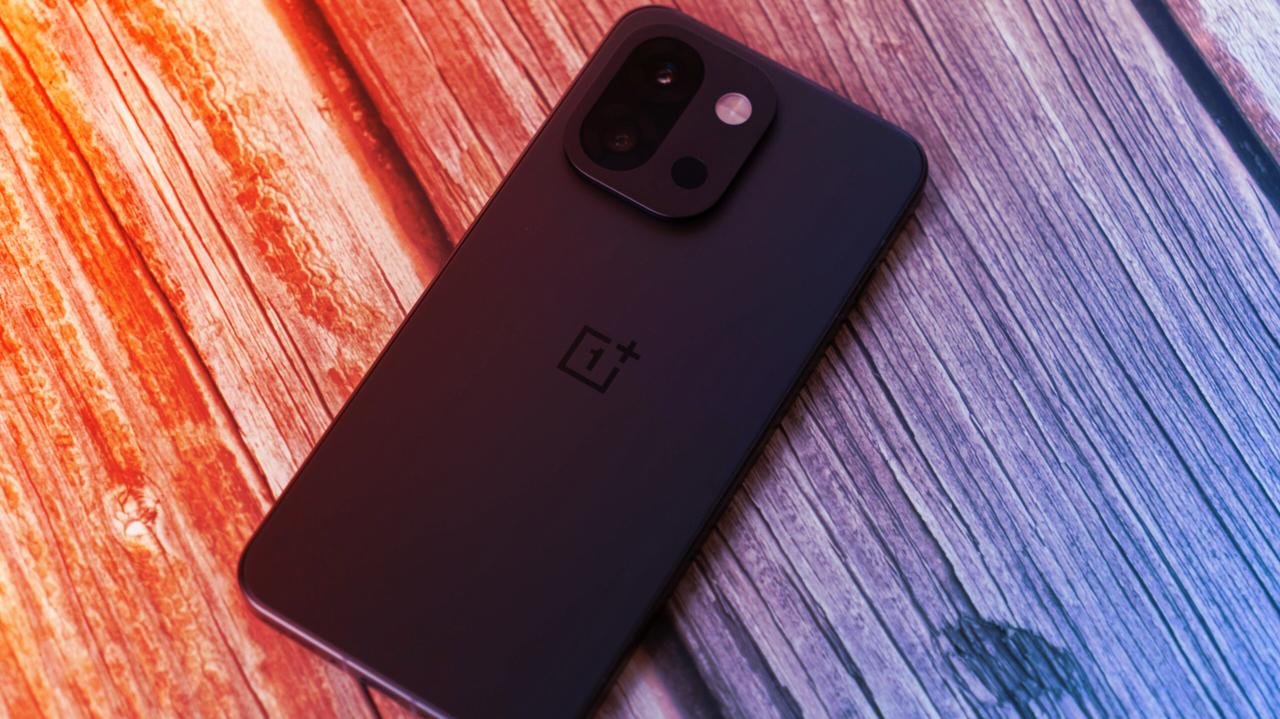 Az új OnePlus 15T kamerája leuralja a mezőnyt?
