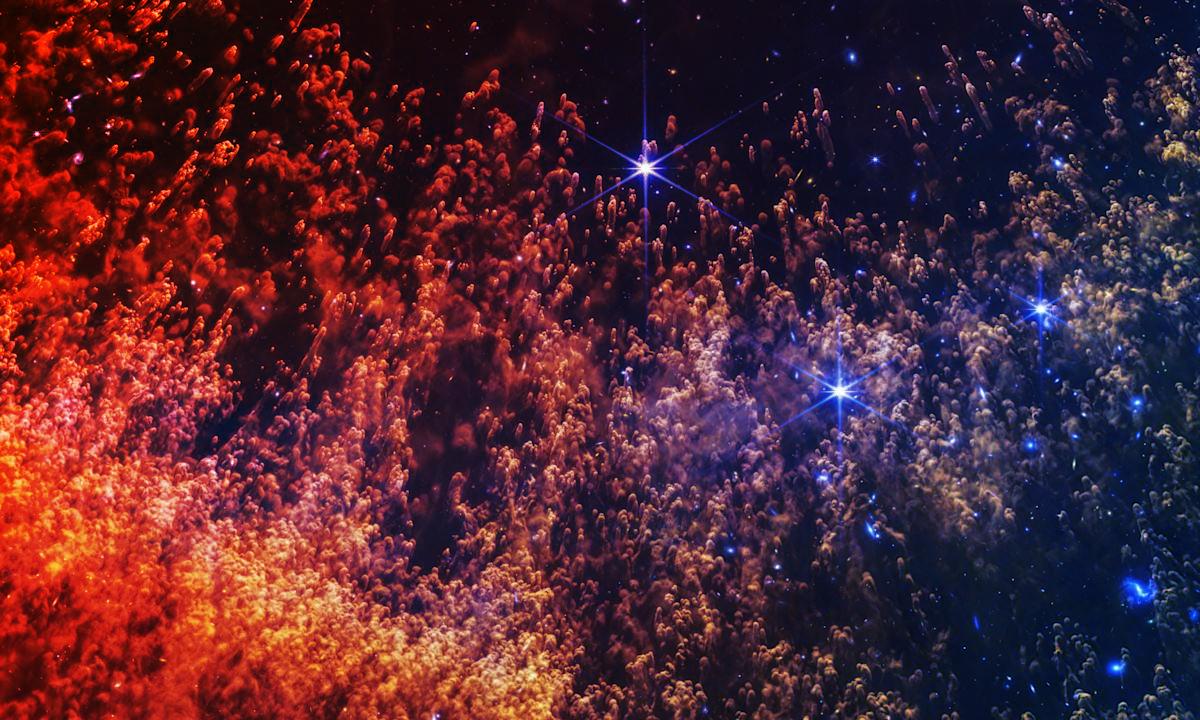 Az univerzum szeme: lélegzetelállító új Webb-kép a Helix-ködről