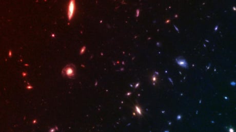 Az univerzum vérvörös titkai: hogyan születnek a fekete lyukak?