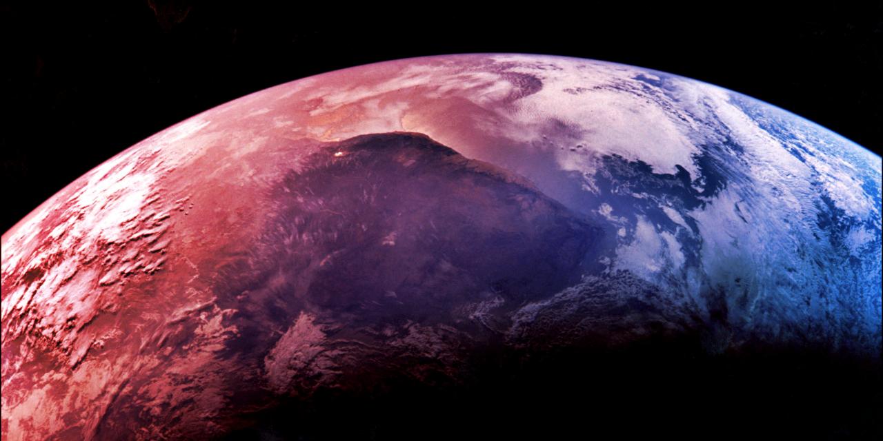 Az űrbéli adatközpont: forradalom vagy pénztemető?