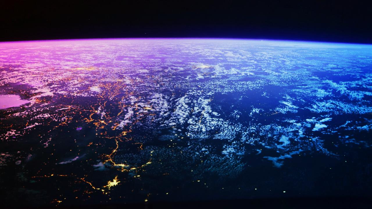 Vészhelyzet az ISS-en: a NASA előrehozza a hazatérést