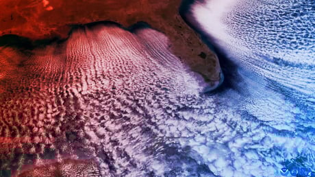 A floridai partok felett táncoló felhőutcák: a hideg levegő játéka