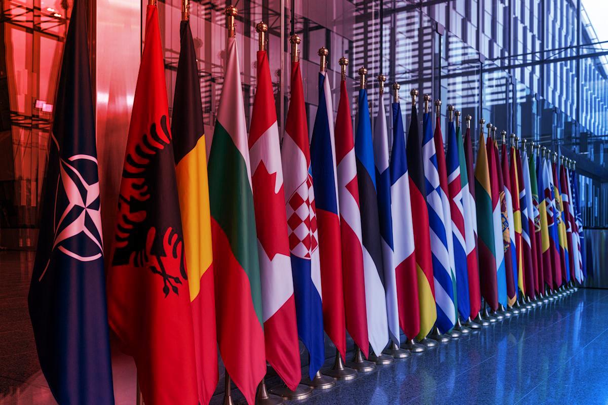 A NATO zöld utat ad az iPhone-nak és iPadnek minősített adatokhoz