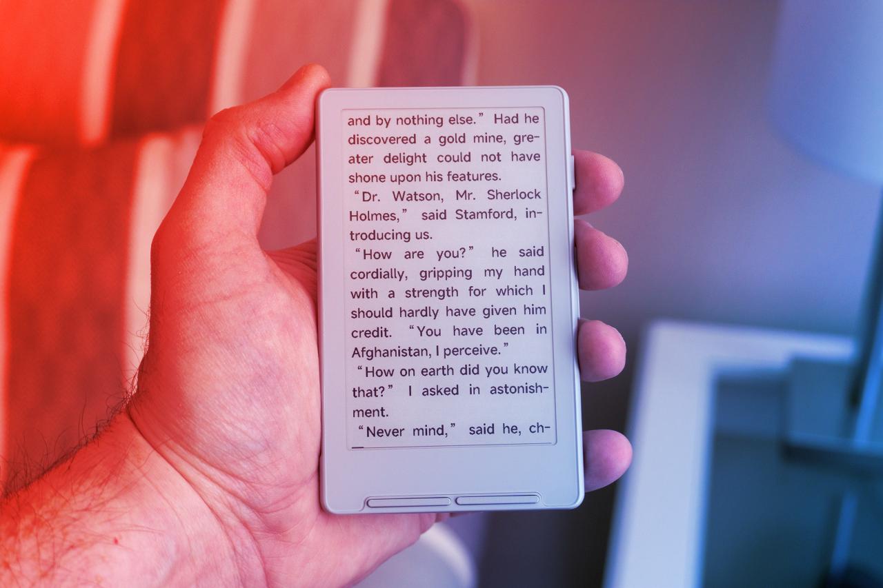A tenyérnyi e-olvasó, amely egyszerre felbosszant és elvarázsol