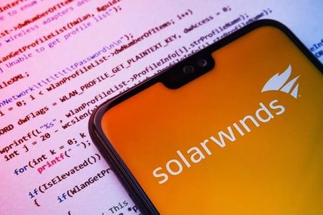 Az amerikai ügynökségek versenyt futva javítják a kritikus SolarWinds-hibát