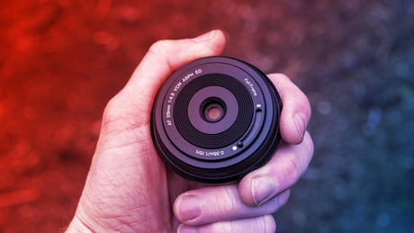 Az elképesztően apró Viltrox objektív: stílus, játékosság és pengeéles képek