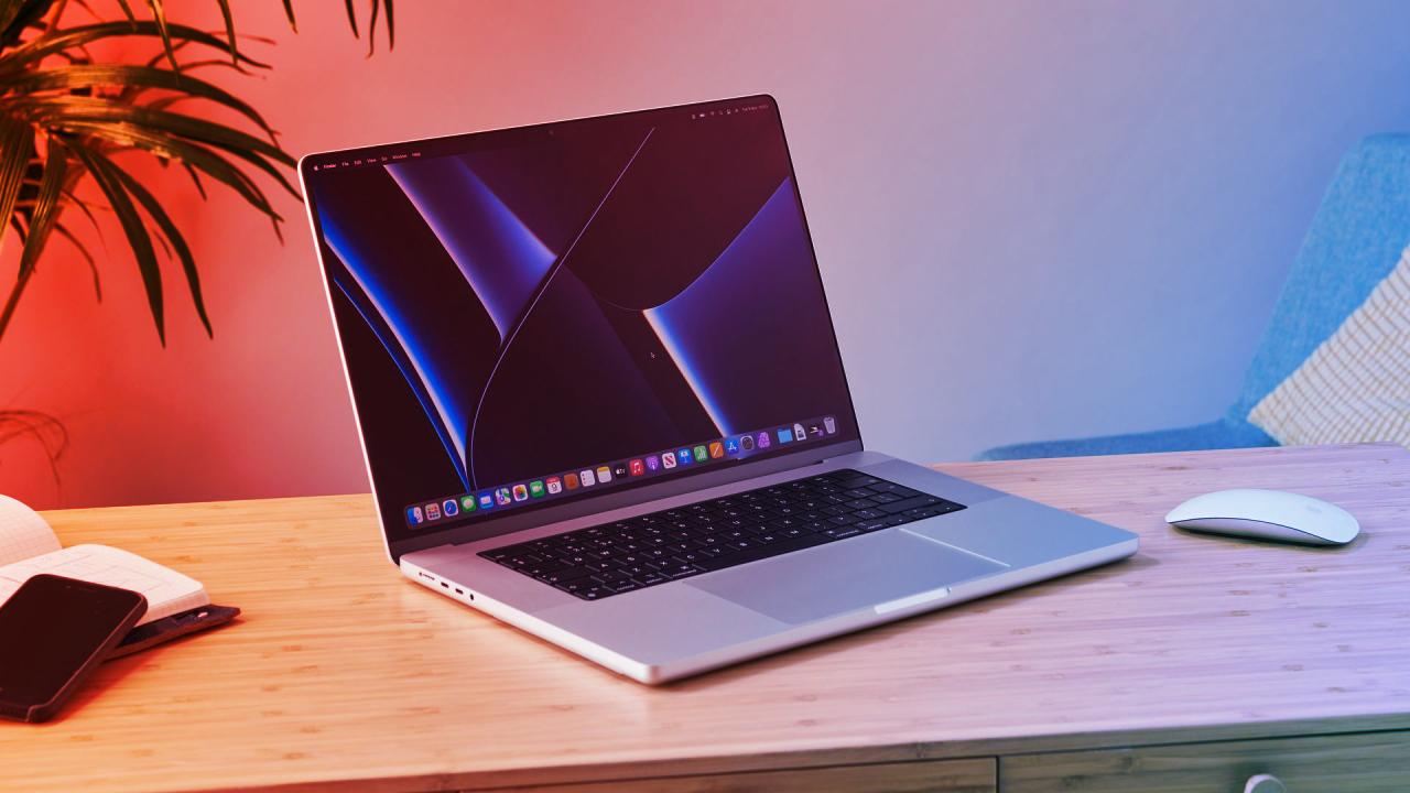 Az érintőkijelzős MacBook Pro megkapja az iPhone-trükköt, Face ID nélkül