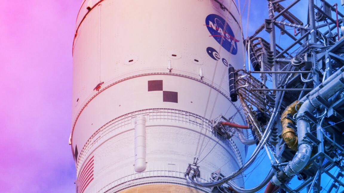 Az űrrakéta újabb gondja: mégis visszagurul az Artemis II