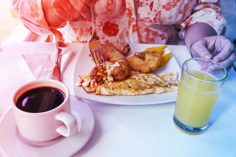 Búcsút inthetünk az ingyen reggelinek az amerikai hotelekben?