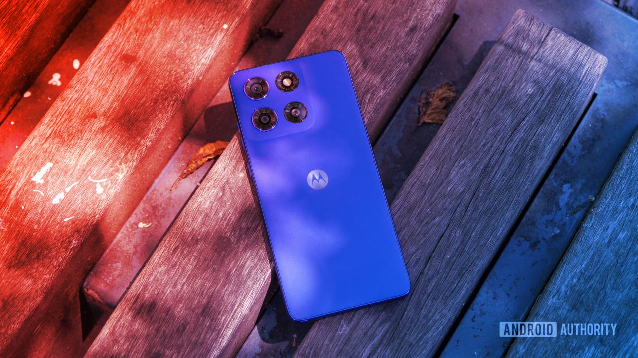 A filléres mobilok nagy visszatérése: műanyag, retró trükkök?