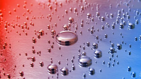 A higany folyékony, mert meghajlítja a fizika törvényeit