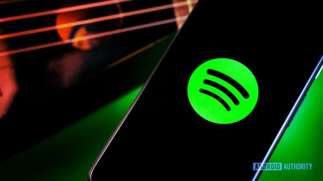 A káosznak vége: mobilon is rendezheted Spotify-listáidat