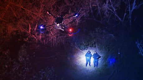 A rendőrség új szuperdrónja Starlinket is cipel