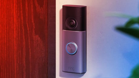 A Ring 4K-s, napelemes kapucsengőkkel hódít