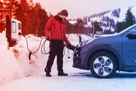 A sóalapú akkuk forradalma: Végre bírják a telet az elektromos autók?
