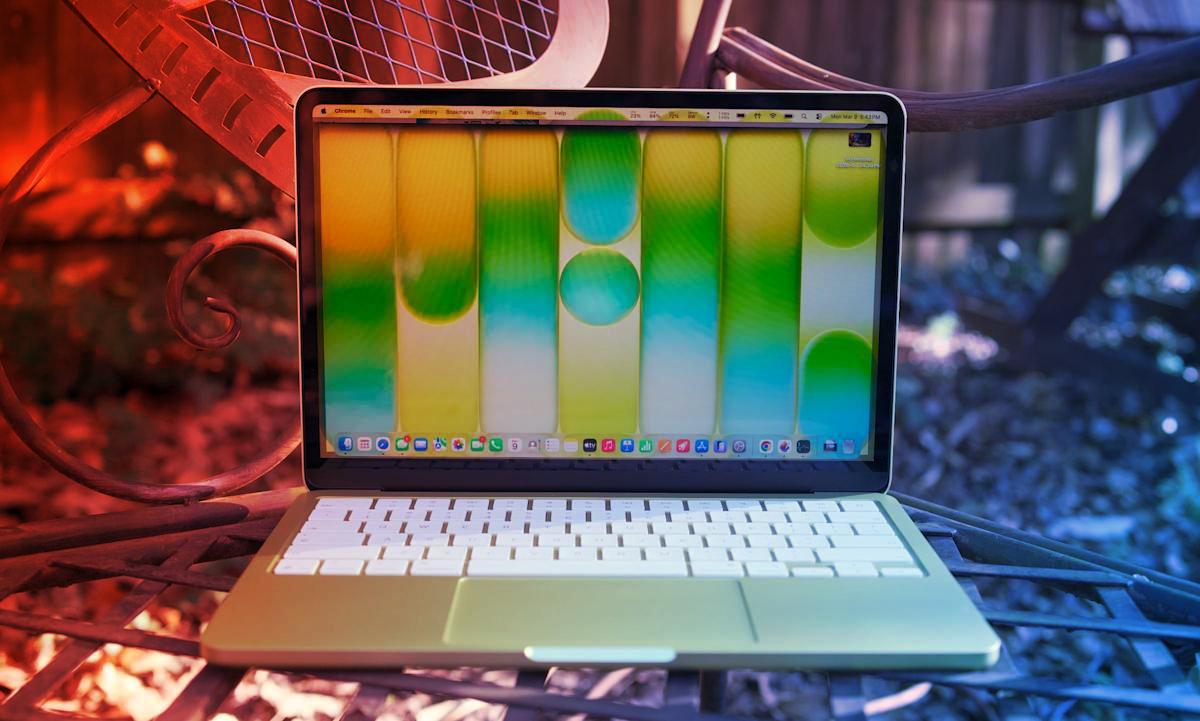 A valaha legkönnyebben javítható Apple-laptop: megérkezett a MacBook Neo