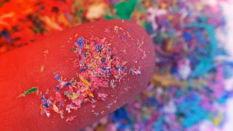 Az agy láthatatlan mérge: mikroműanyagok és a demenciaválság