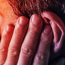 Az alvás lehet a fülzúgás enyhítésének titkos kulcsa?