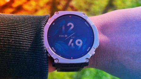 Az Amazfit T‑Rex Ultra 2, a mindent túlélő masszív okosóra